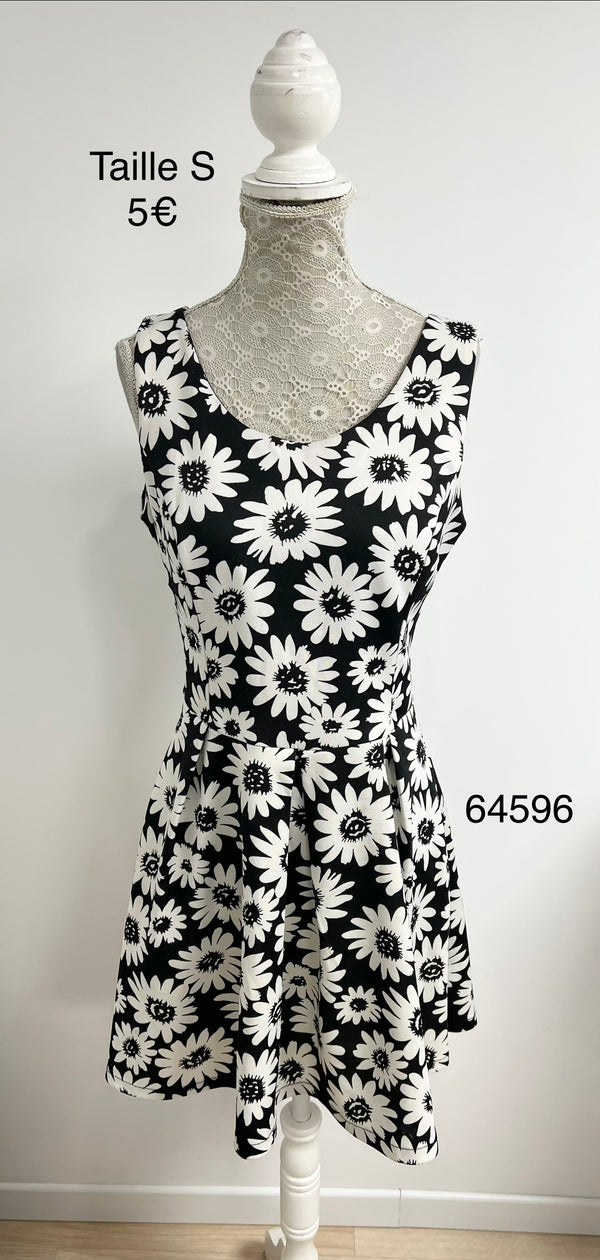 Robe noire fleurs marguerites