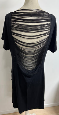 Robe noire à poches