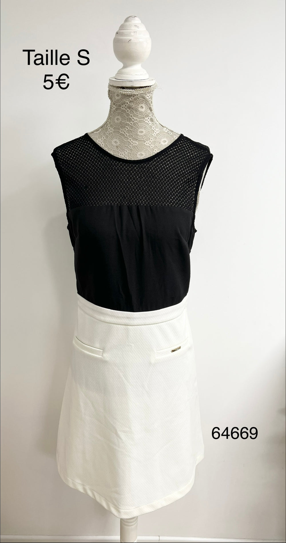Robe noir et blanc maille