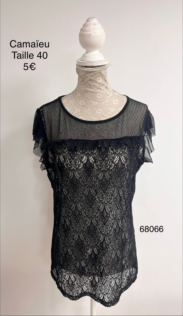 Top noir en dentelle Camaïeu taille 40